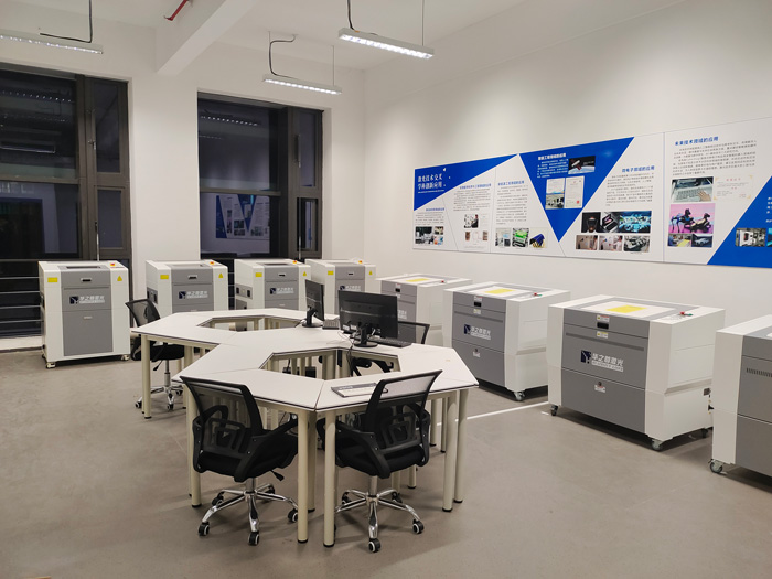 華之尊激光雕刻切割機入駐激光技術(shù)交叉學(xué)科創(chuàng)新谷